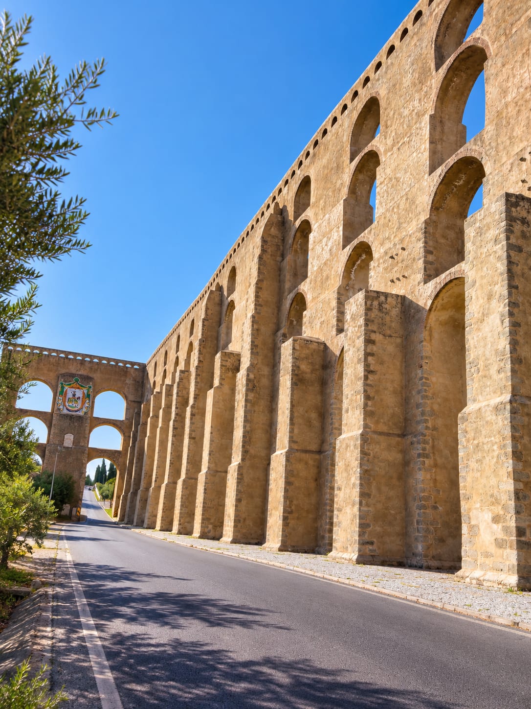 Arcos do Aqueduto da Amoreira, em Elvas